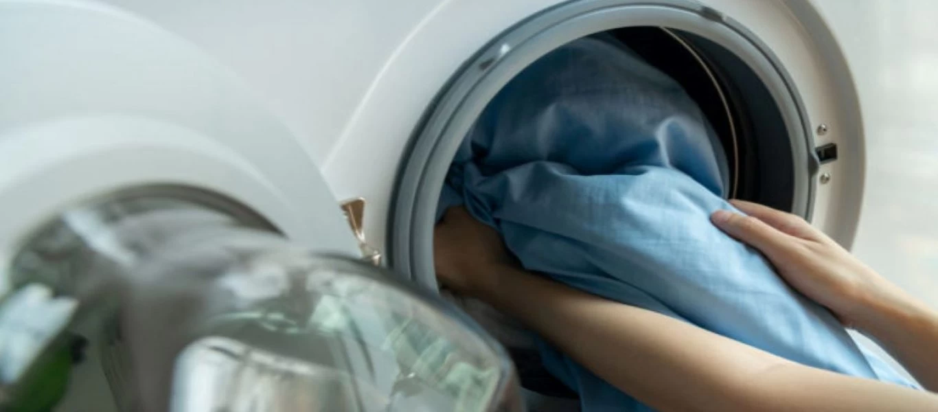 Κορωνοϊός: Πώς πρέπει να καθαρίζουμε ό,τι μπαίνει στο πλυντήριο